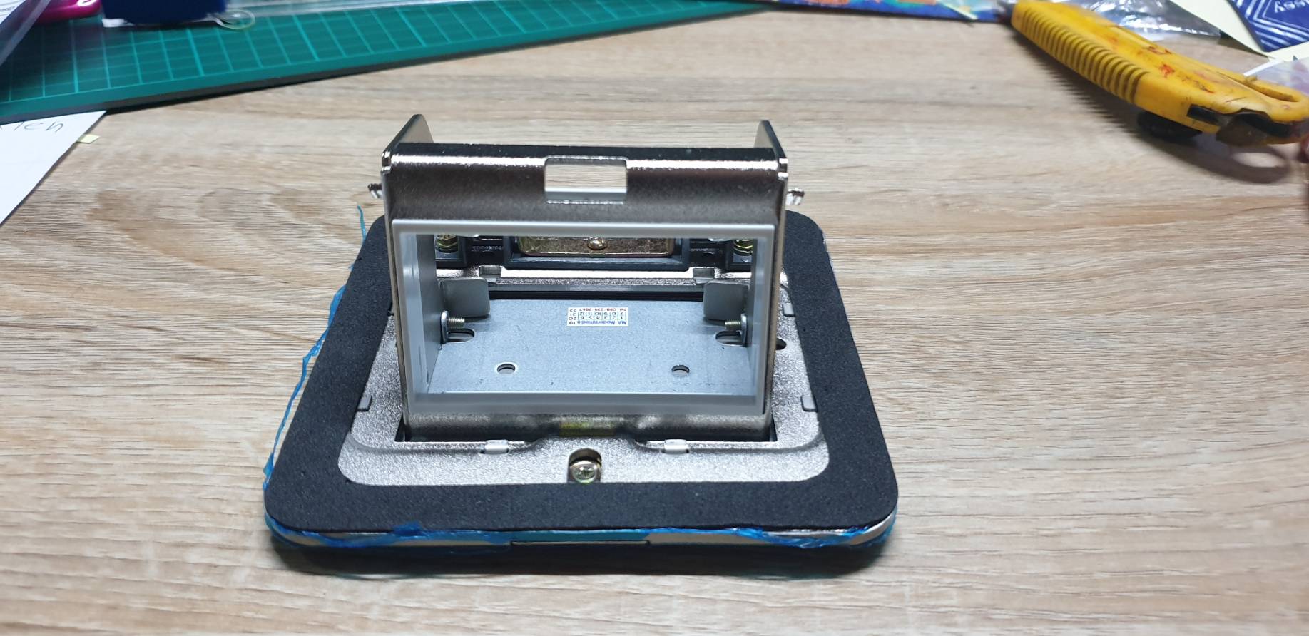 POP-UP HDMI VGA RCA (สีเงิน)