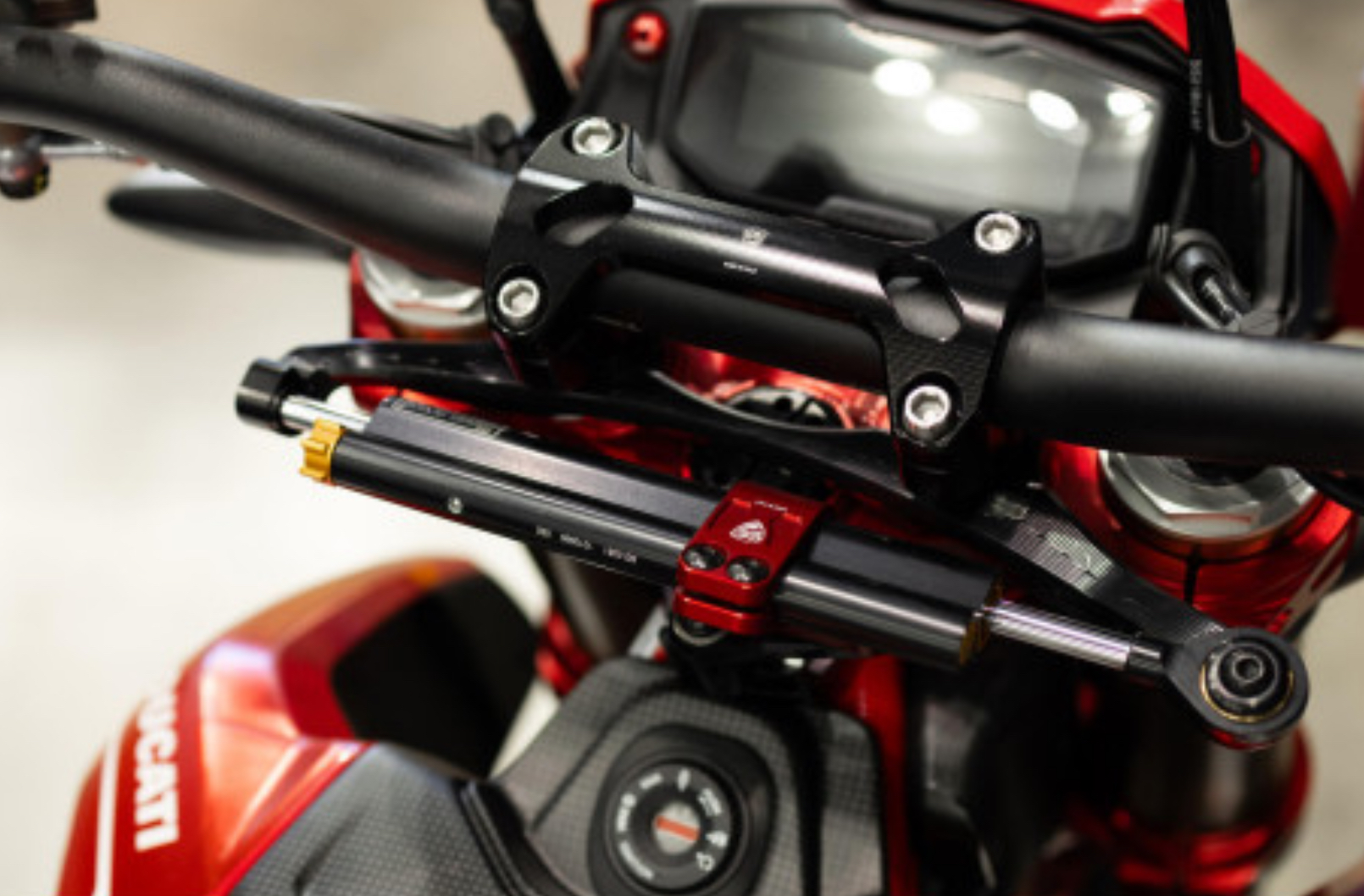 ขาจับกันสะบัด CNC RACING FOR DUCATI HYPERMOTARD 698