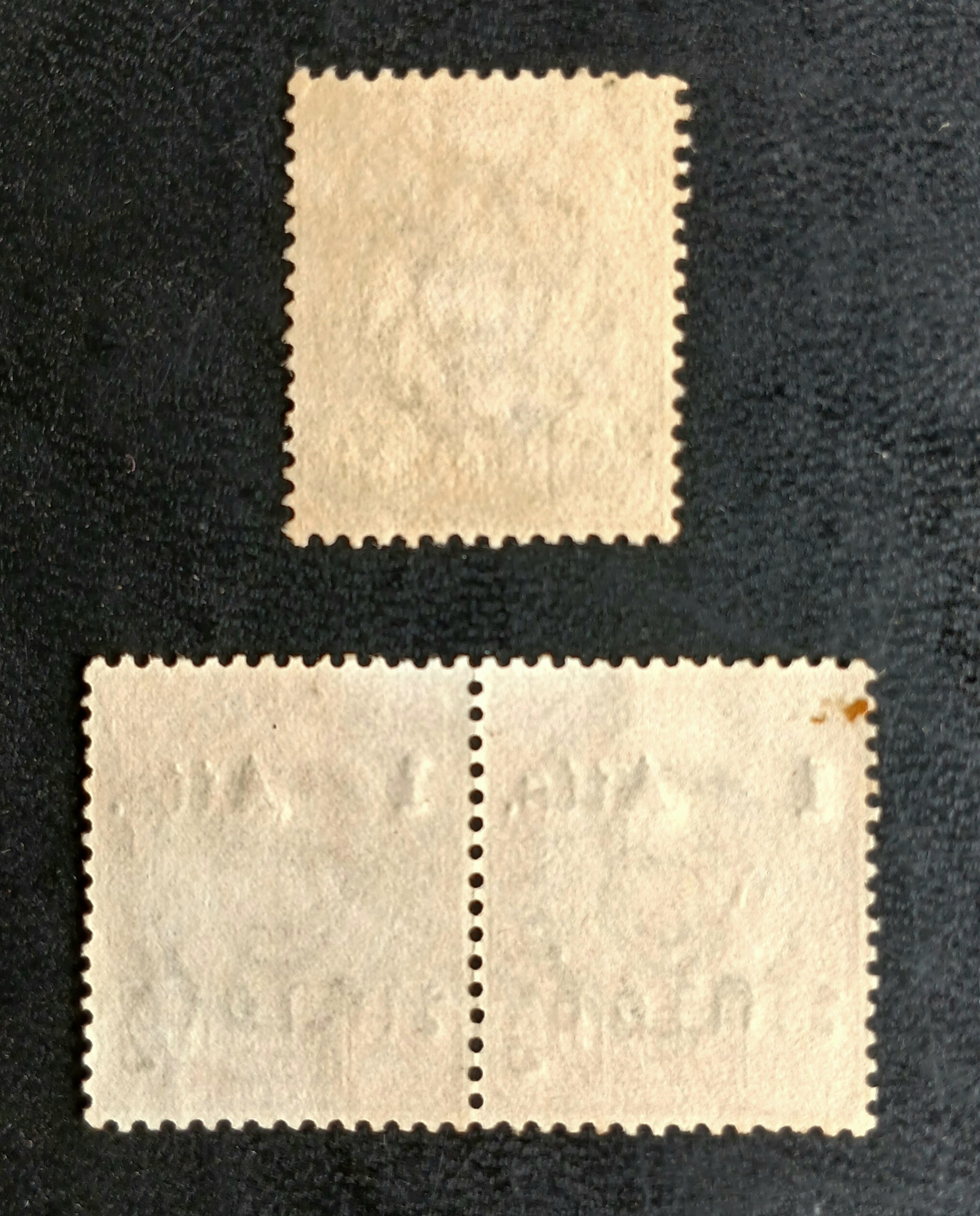 s3446-แสตมป์รัชกาลที่ 5 ดวงแก้ราคา -64 แก้ 1 อัฐ / 2 ดวงติดกัน ยังไม่ใช้ ไม่มีกาว -24 แก้ 10 อัฐ ใช้แล้ว รวม 3 ดวง คู่มือ 800. ส่งพร้อมเม้าท์เล็กตามภาพครับ