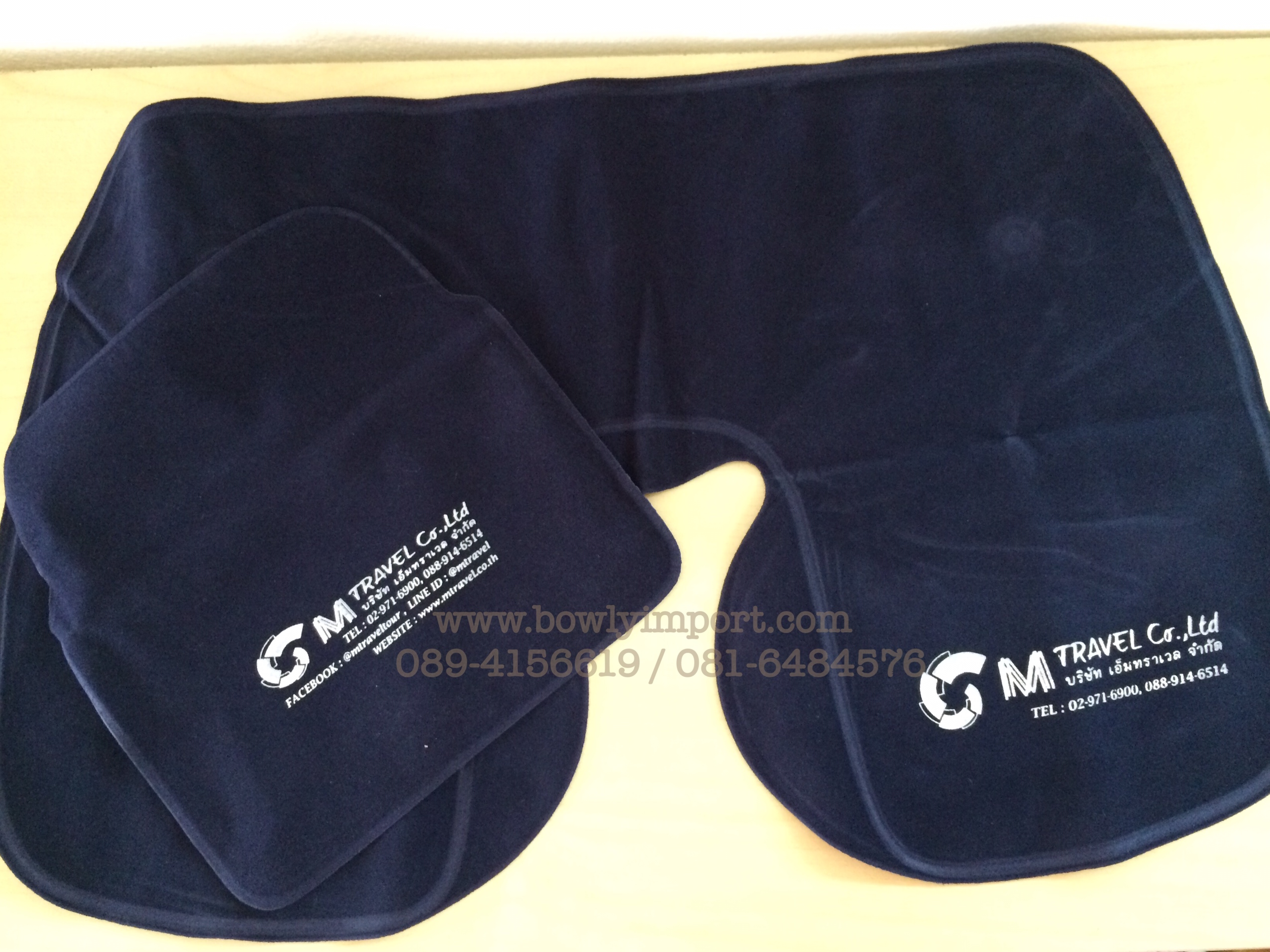 หมอนรองคอเป่าลม เนื้อผ้ากำมะหยี่ พร้อมสกรีนโลโก้