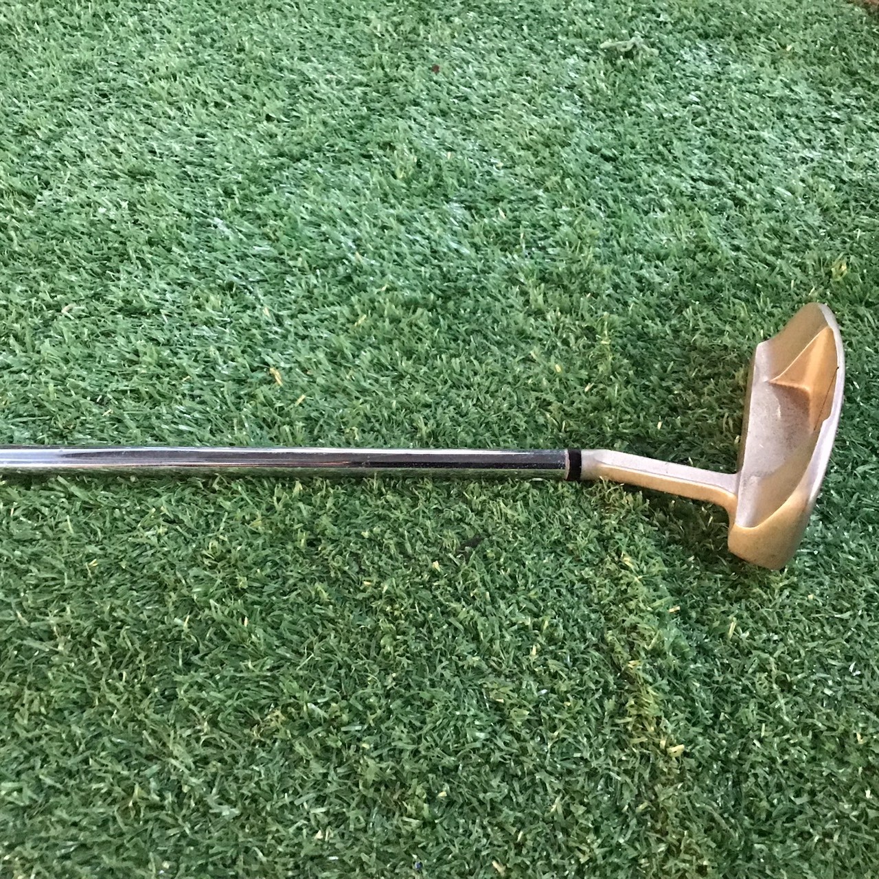 PUTTER A.M.C. AP-002 ก้านเหล็ก