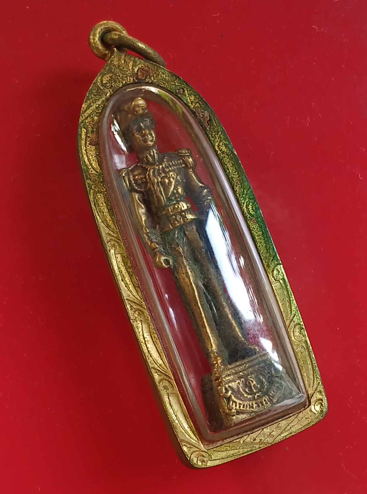 รูปหล่อยืน กรมหลวงชุมพรฯ ออกวัดปากน้ำระยอง ปี 2529 เนื้อโลหะ สมทบทุนสร้างเมรุ พร้อมเลี่ยมเก่าครับ