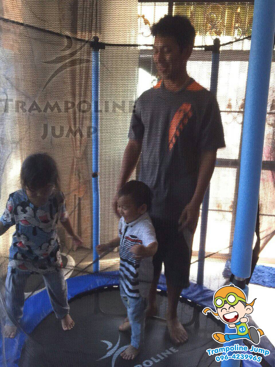 แทรมโพลีน 55 นิ้ว สปริงบอร์ด ออกกำลังกายเพิ่มความสูง รับน้ำหนักได้ 100 kg สำหรับบ้านพื้นที่น้อยๆ