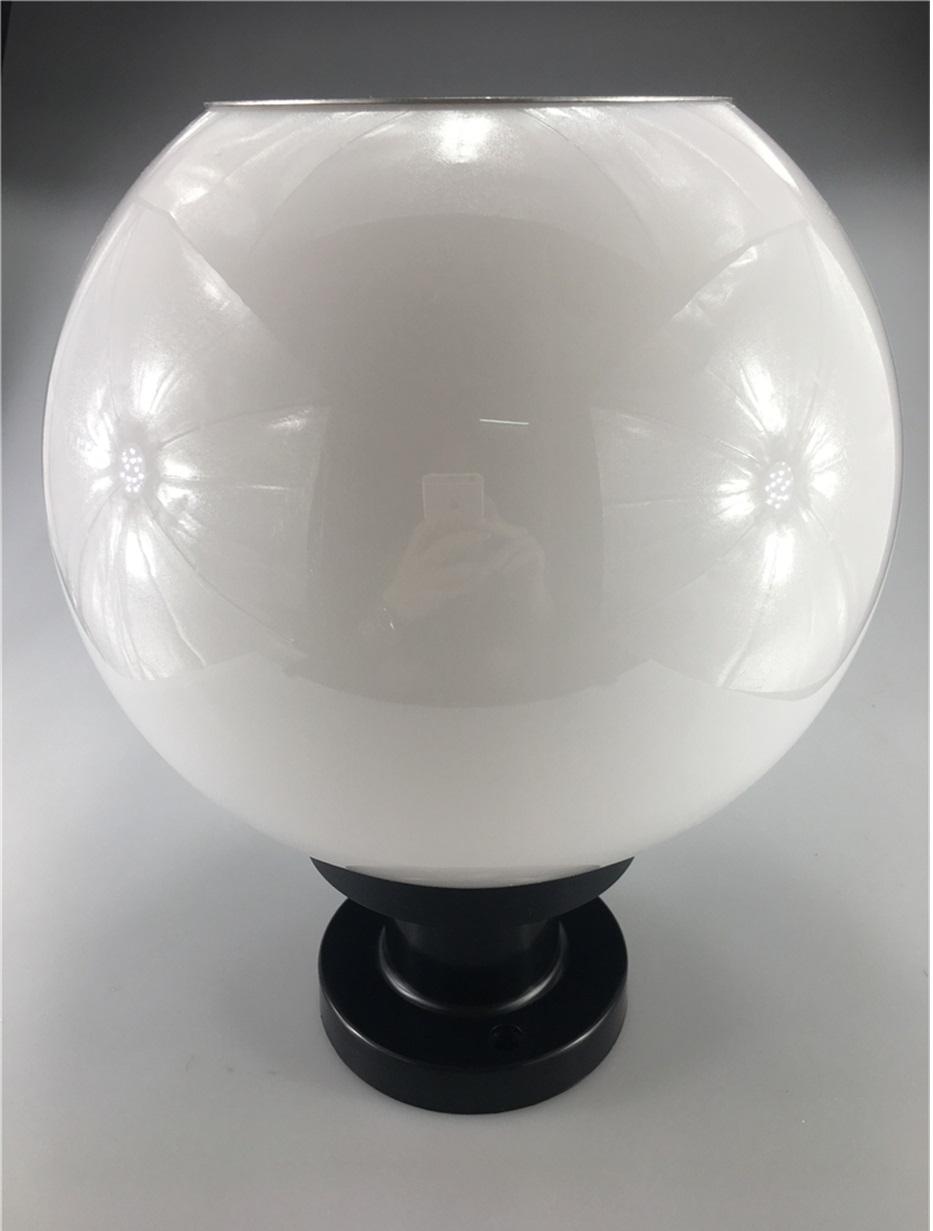 Solar Lamp ! โคมไฟหัวเสาโซล่าเซลล์ ทรงกลม 20 CM เเสงวอร์มไวท์ (warmwhite) โคมไฟพลังงานเเเสงอาทิตย์ เหมาะสำหรับใช้ติดเป็นโคมไฟหัวเสาโซล่าเซลล์หน้าบ้านหรือทางเดิน จำนวน 1 ชิ้น