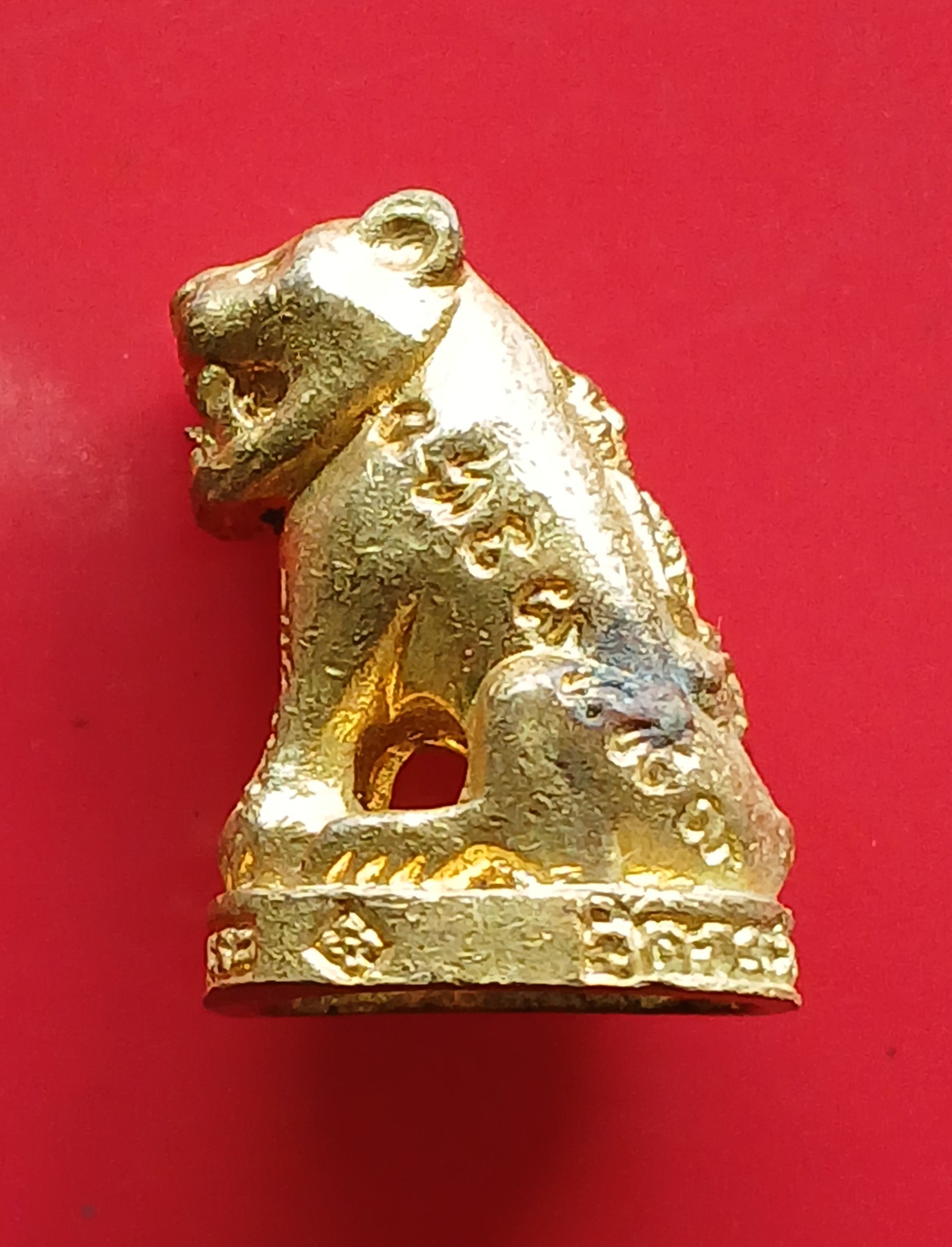 รูปหล่อเสือมหามงคล เจ้าพ่อเสือ วัดกระทุ่มเสือปลา ประเวศ กรุงเทพฯ เนื้อโลหะกะไหล่ทอง