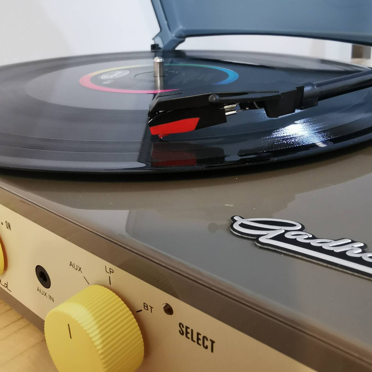 หัวเข็มสำรองเครื่องเล่นแผ่นเสียง หัวเข็มสำรองเครื่องเล่นแผ่นเสียง สำหรับเครื่องเล่นแผ่นเสียง (ปลายเข็มแดง)