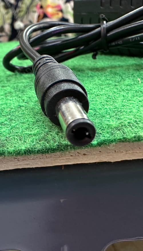 ขาย อะแดปเตอร์5V2A รุ่น0520 MODEL0520 รูปหัวแจ็ก2.1MM./2.5MM. ขั้วบวกอยู่ใน อะแดปเตอร์5VDC2A รุ่น MODEL 0520 ADATOR อะแดปเตอร์ 5V2A ยี่ห้อ ราคา ตัวละ . . . . หน่วย บาท