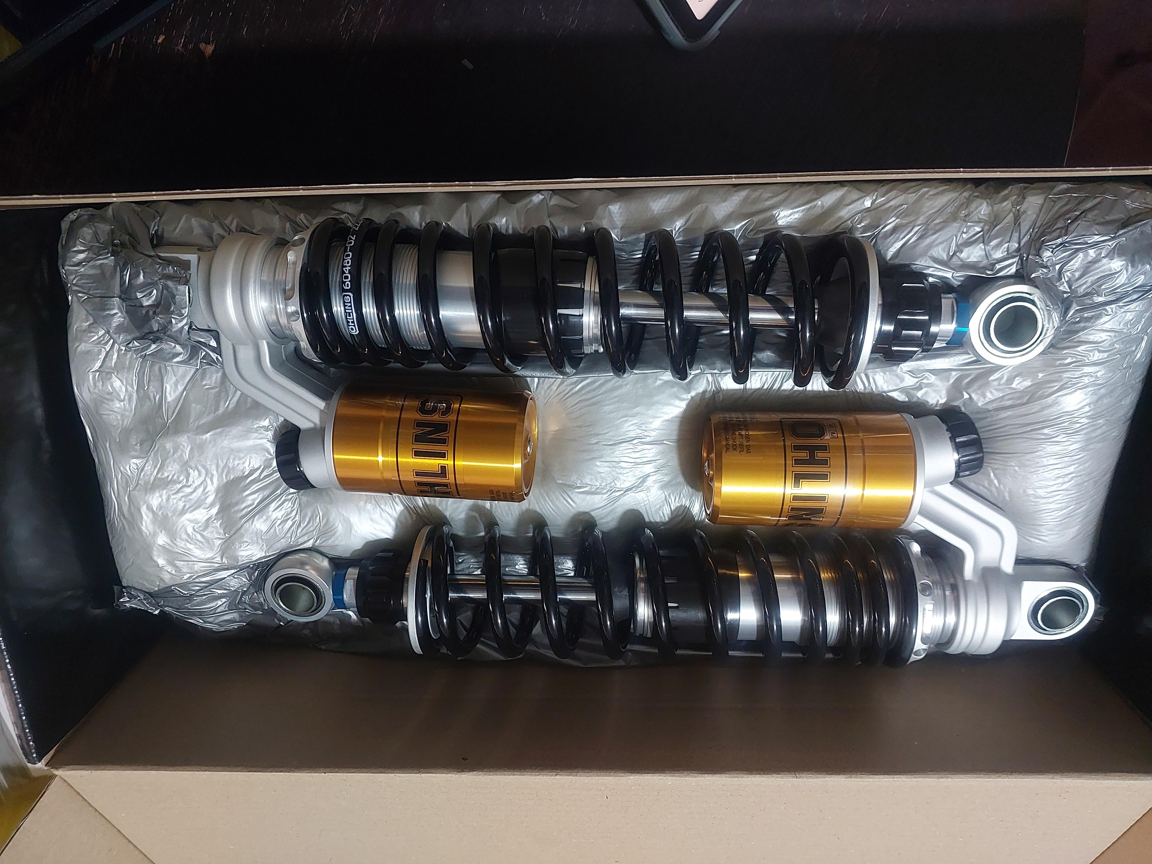 โช๊คหลัง OHLINS TR 624 FOR TRIUMPH BONNEVILLE T120/T100/STREET SCRAMBLER 900