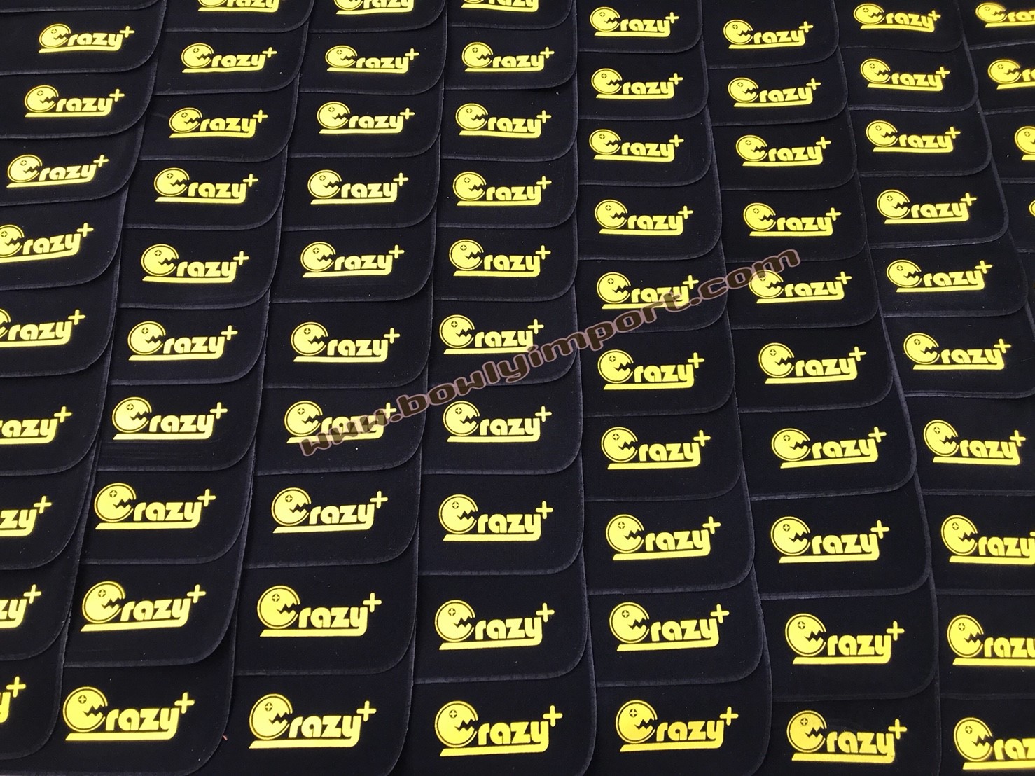 หมอนรองคอเป่าลม เนื้อผ้ากำมะหยี่ พร้อมสกรีนโลโก้