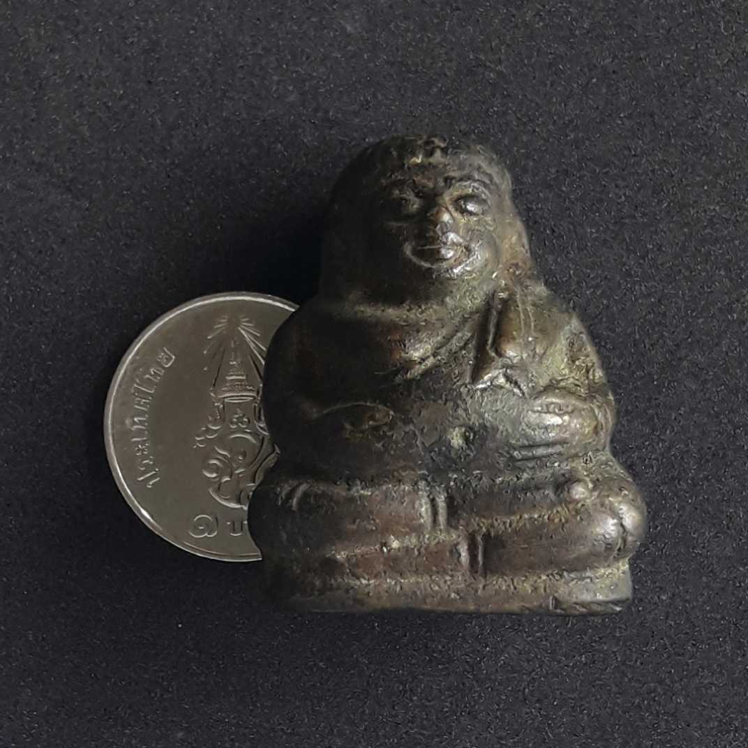 พระสังกัจจายน์ เนื้อทองผสม อุดกริ่งใต้ฐาน ขนาดฐานกว้าง 1 นิ้ว สุง 1.5 นิ้วครับ