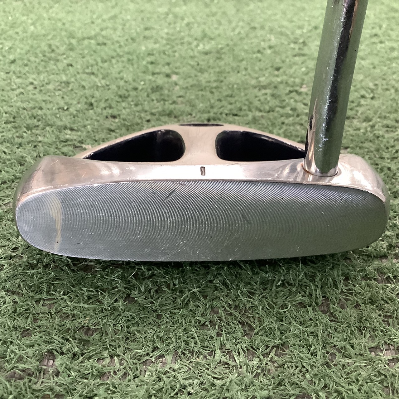 PUTTER P-22 ก้านเหล็ก