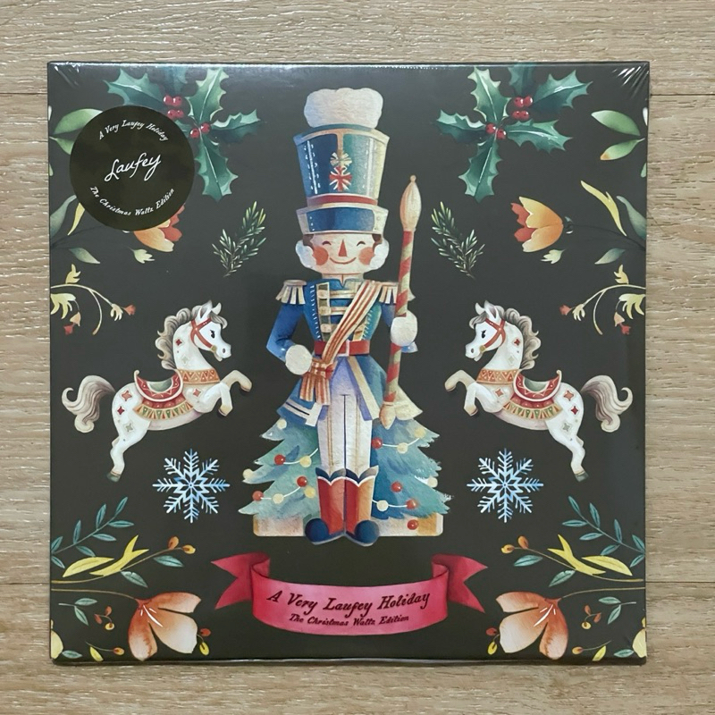 แผ่นเสียง Laufey - A Very Laufey Holiday: The Christmas Waltz Edition ,Vinyl, 7", 45 RPM, Green มือหนึ่ง ซีล