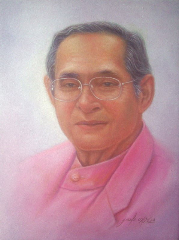 พระบรมฉายาสาทิสลักษณ์ รัชกาลที่ 9 ภาพวาดสีน้ำมัน บนเฟรมผ้าใบ ขนาด 30 x 40 cm. งานเพ้นท์ไม่ใช่งานพิมพ์หรือโปสเตอร์ครับ