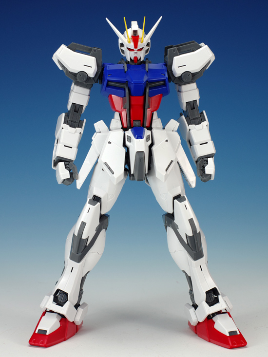 1061590 BANDAI SPIRITS MG 1/100 Aile Strike Gundam Ver. RM (Remaster)