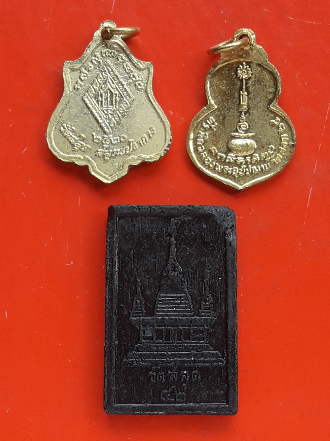 เหรียญพระพุทธชินราช วัดสลุด จ.สมุทรปราการ ปี 2520 +เหรียญหลวงพ่อทับ ปี 2524 กะไหล่ทองลงยา +พระผงรูปเหมือน หลวงพ่อทับ ปี 2542