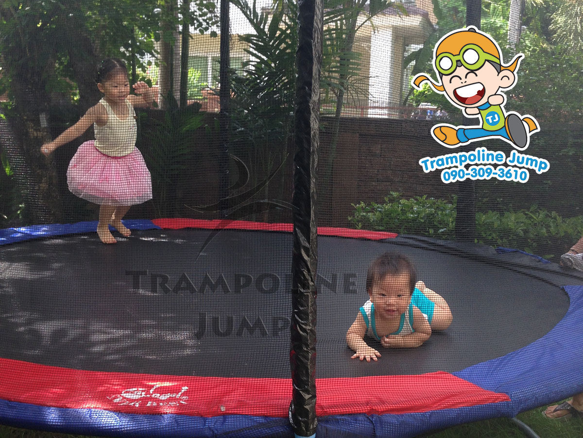 แทรมโพลีน 10 ฟุต สปริงบอร์ดออกกำลังกาย เพิ่มความสูง สำหรับ เด็ก 4 คน