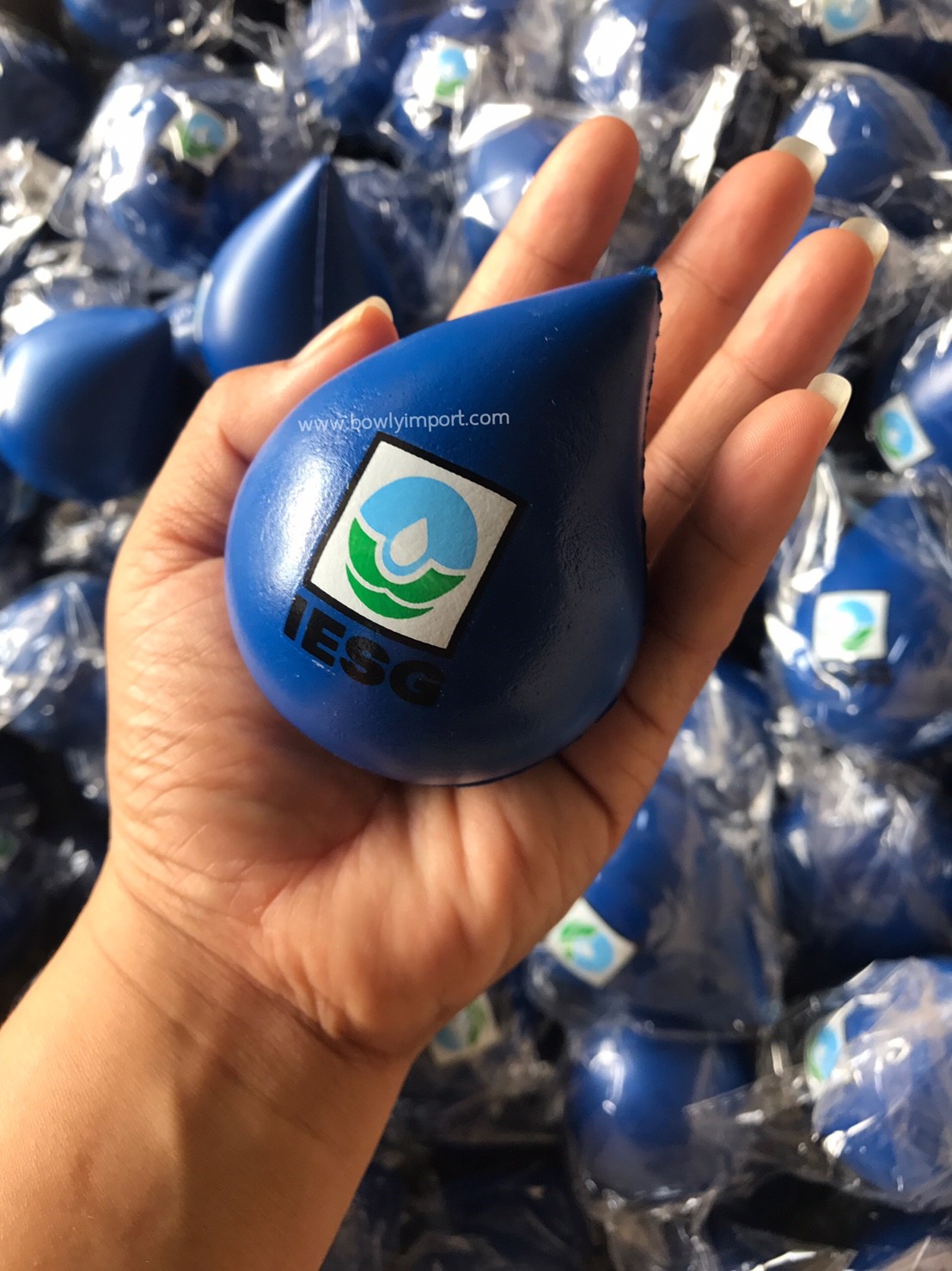 ผลิตลูกบอลบีบ บริหารมือ พร้อมโลโก้