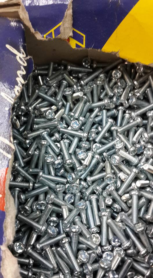 น็อตตัวผู้JP3x15MMเกลียวปล่อย ขนาดเกลียว3mmยาว15mm 1ถุงมี40ตัว