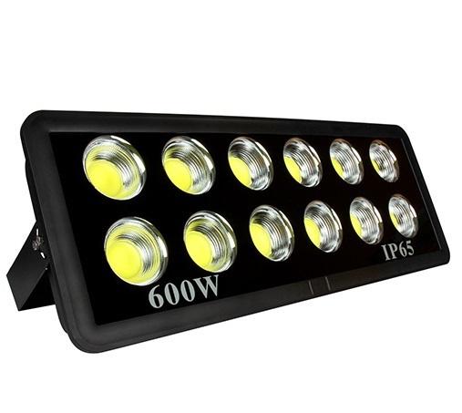 โคมสปอร์ตไลท์ 600w LED FLOODLIGHT 600 watt รุ่น Super Bright Outdoor High Power สว่างสุด คุณภาพสูง ใช้ส่องเพื่อให้ความสว่างตามสถานที่ต่างๆที่มีขนาดใหญ่ (เเสงวอร์มไวท์) จำนวน 1 ชิ้น