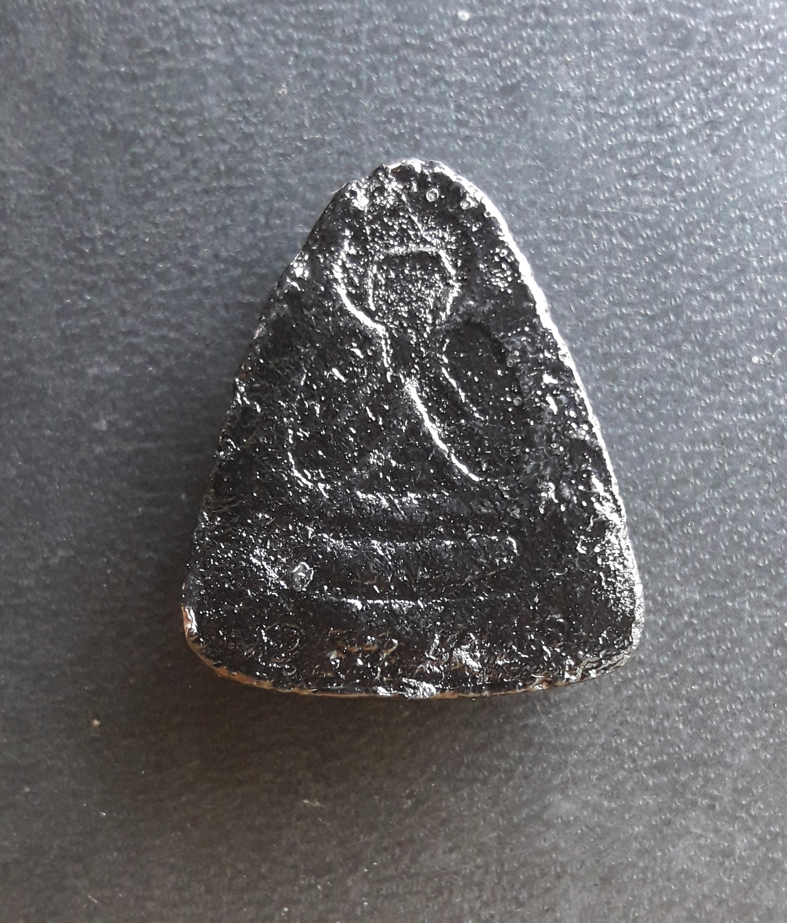 พระปิดตามหาเศรษฐี วัดทุ่งเศรษฐี ปี 2543 รุ่นเสาร์ห้าเงินมาห้าพันล้าน เนื้อผงชุบรักปิดทอง ซองเดิม