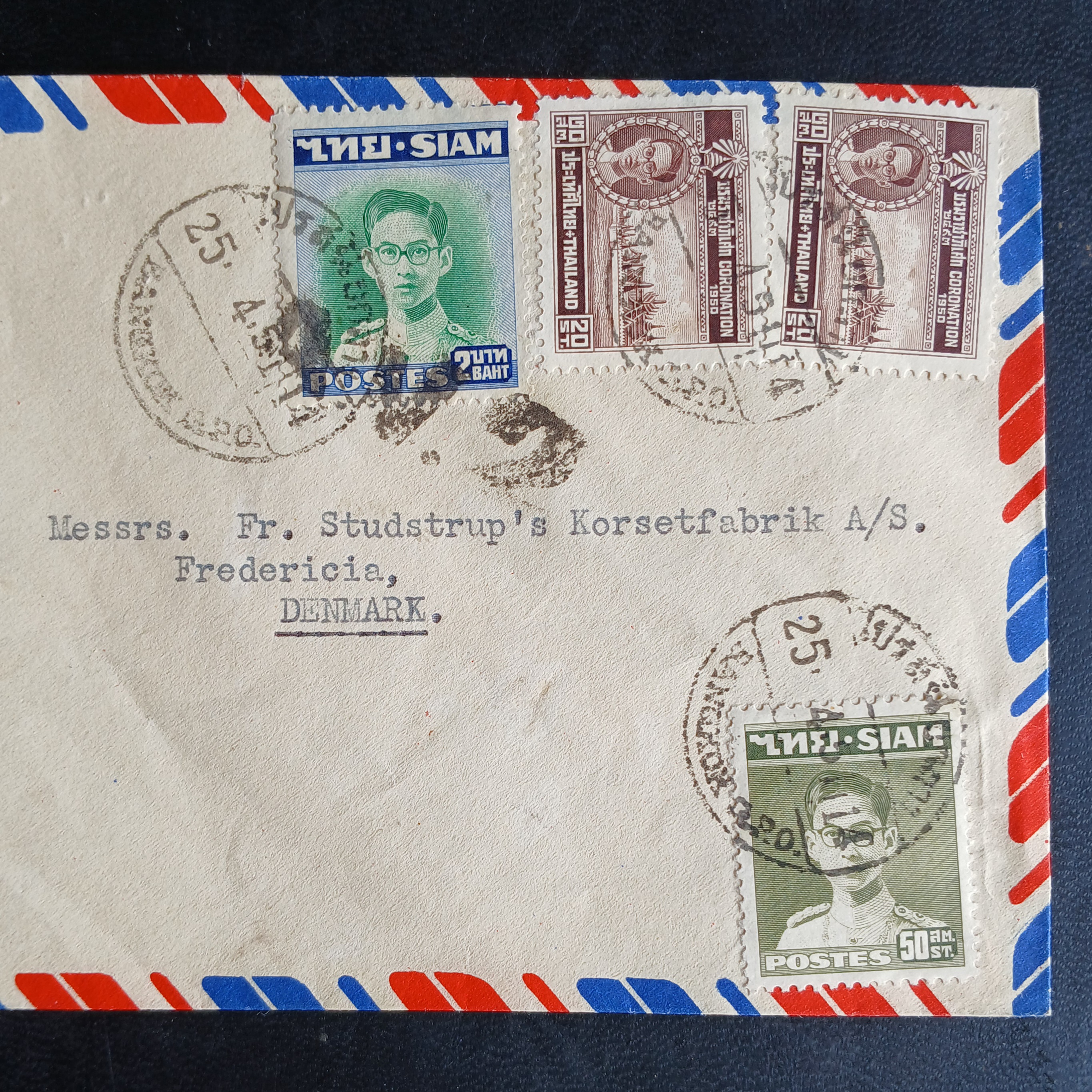 s3472-ซองจดหมายเก่า BANGKOK-DENMARK A.V.2 airmail cover ติดแสตมป์พระรูป ร.9 SIAM ปี 2491-92, บรมราชาภิเษก 2493 (ราคาหน้าดวง รวม 2 บาท 90 สตางค์) มีตราประทับ ไปรษณีย์กลาง 1951 พ.ศ.2494