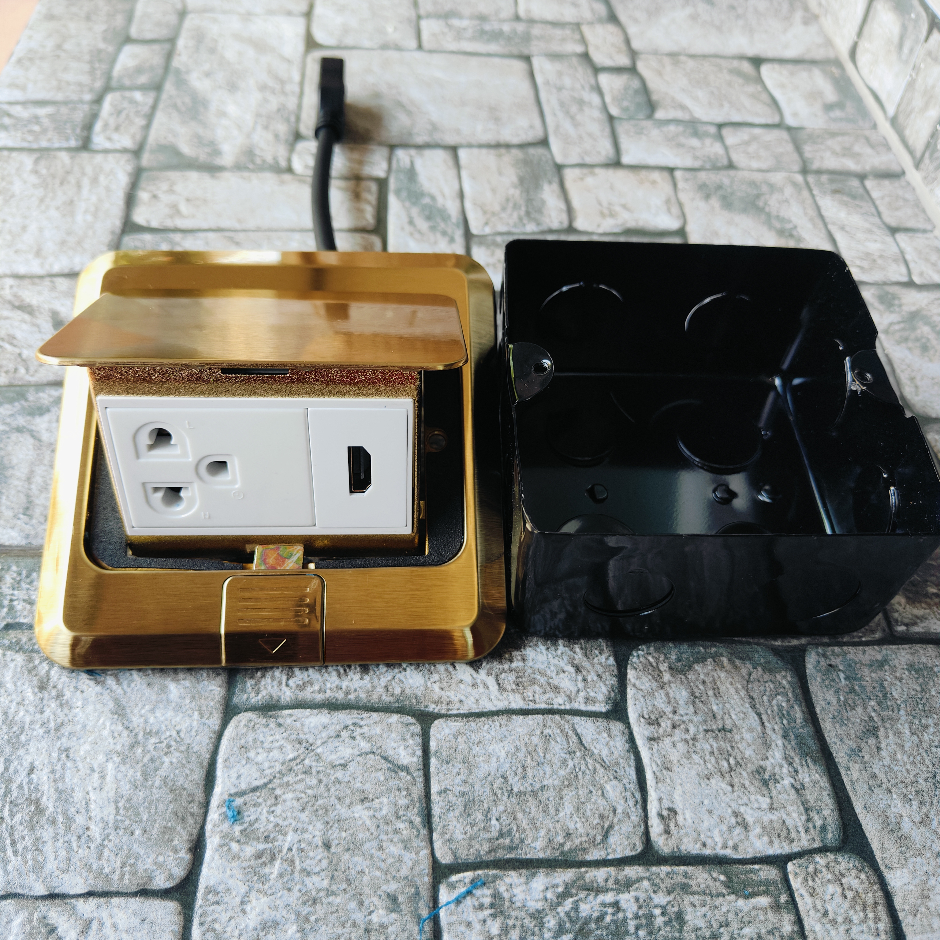 POP-UP HDMI+ปลั๊กกราวเดี่ยว Panasonic (HDMIมีสายเมีย-เมีย)