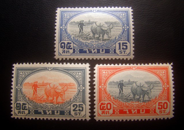 ((--ร.8 หายาก--)) s3046-แสตมป์รัชกาลที่ 8 บางปะอิน พ.ศ.2484 จำนวน 3 ดวง ยังไม่ใช้ หายาก ราคาเบา น่าสะสมครับ