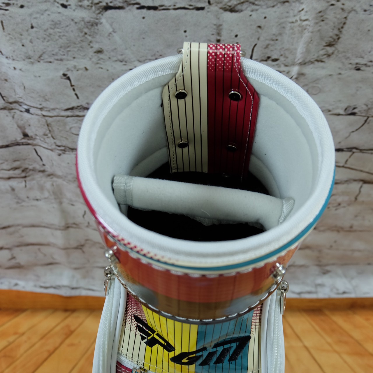 [ สินค้าใหม่ ] ชุดเซ็ทไม้กอล์ฟ สำหรับเด็กช่วงอายุ 9-12 ปี พร้อมกระเป๋า (สีดำ,สีชมพู,สีเหลือง)