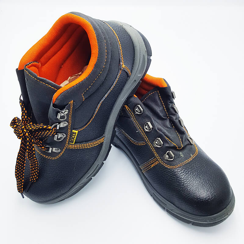 รองเท้าเซฟตี้ รองเท้านิรภัย ยี่ห้อร็อคโค่ ROCCO หุ้มข้อ รุ่น ROC33