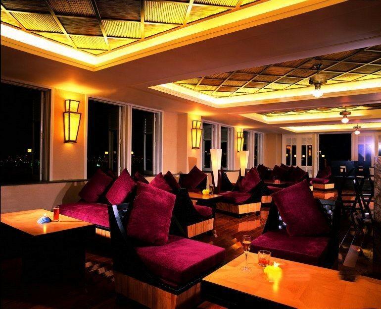 [ฟรี !ปลั๊กหัวจ่าย 3 เส้น] LED Neon Flex ม้วน 50 เมตร ไฟเส้น led นีออนเฟล็กซ์ ไฟแอลอีดีนีออนดัด สามารถ ตัด ดัด โค้ง งอ ตกเเต่ง ได้ตามต้องการ AC220V เหมาะกับการเดินไฟซ่อนฝ้า แต่งภายในและภายนอกสถานที่ -แสงเหลือง ม้วนยาว 50 เมตร