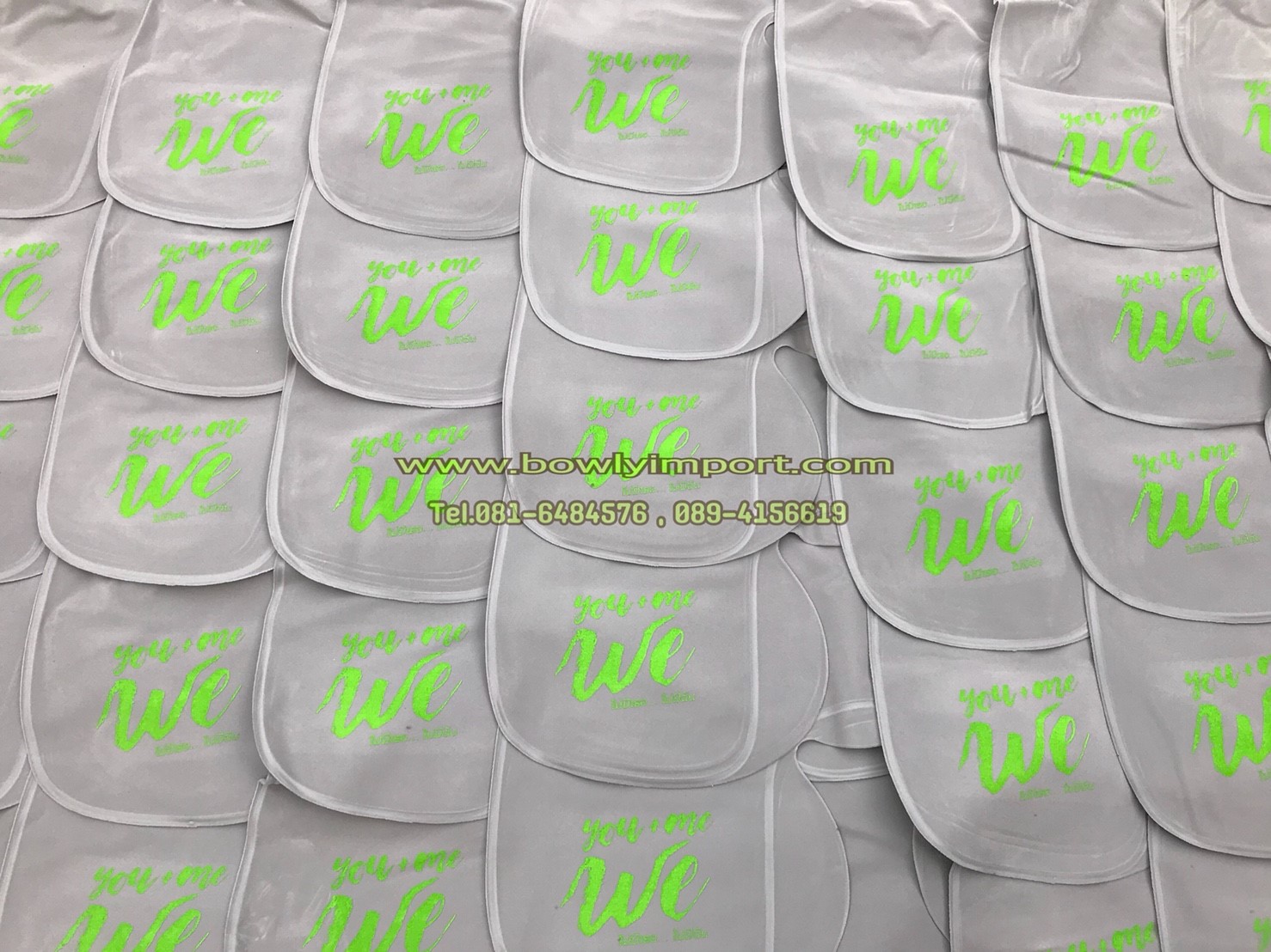 หมอนรองคอเป่าลม เนื้อผ้ากำมะหยี่ พร้อมสกรีนโลโก้