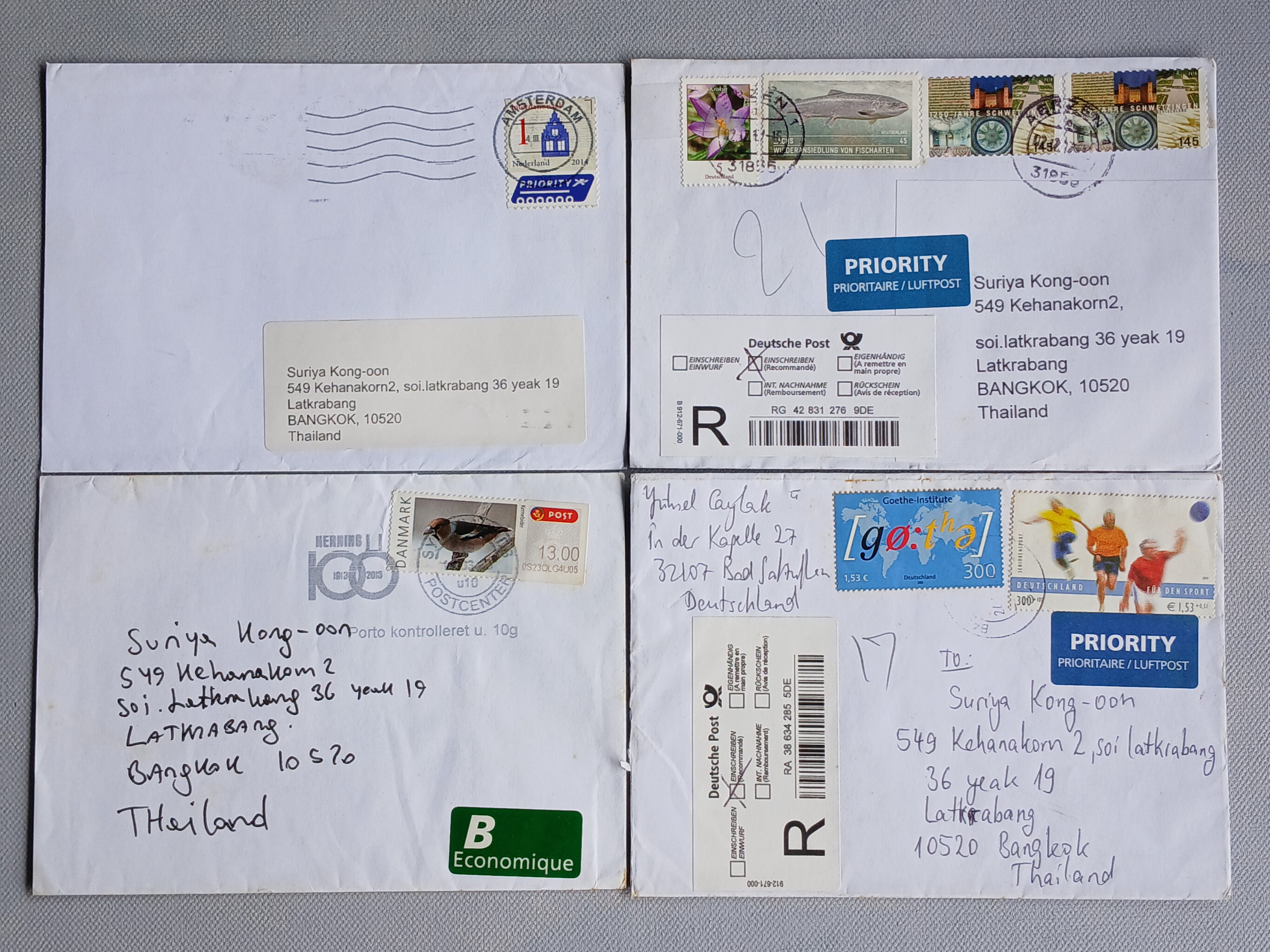 s3449-แสตมป์ต่างประเทศ พร้อมสมุด รวม 14 หน้า / 417 ดวง +โปสการ์ด ติดแสตมป์ต่างประเทศ ใช้แล้ว 4 ใบ +ซองส่งจริง ต่างประเทศส่งมาไทย 4 ซอง