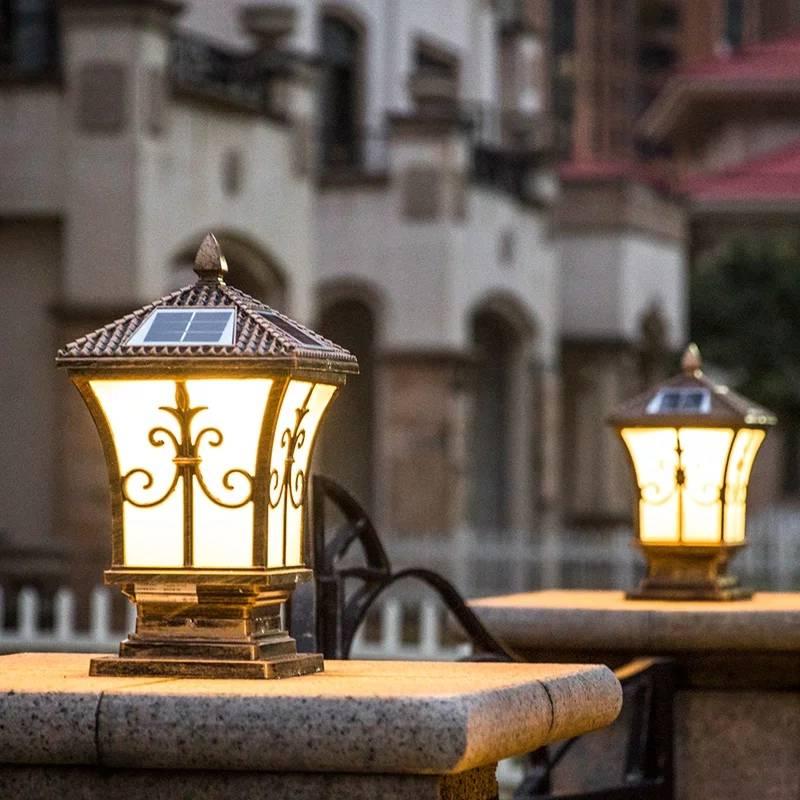 [2 IN1 Solar ] Solar outdoor wall lights ! โคมไฟหัวเสาโซล่าเซลล์ รุ่น 2 เเสง เเสง white เเละ เเสง warmwhite ในโคมเดียว body bronze สไตล์โมเดริ์น หรูหรา ทรงสี่เหลี่ยม วัสดุอะลูมิเนียมทนทา โคมไฟหัวเสา Solar โคมไฟพลังงานเเเสงอาทิตย์