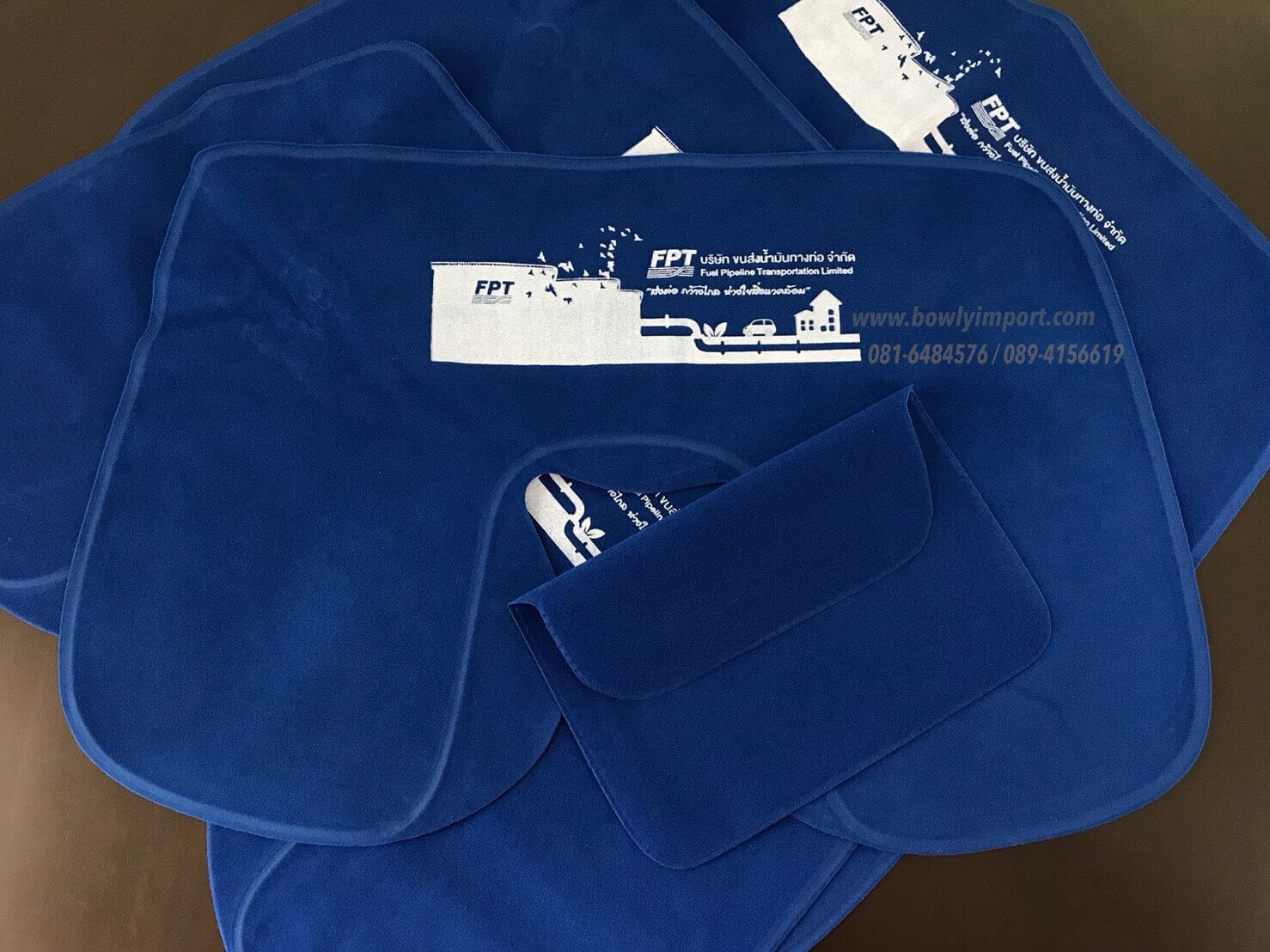 หมอนรองคอเป่าลม เนื้อผ้ากำมะหยี่ พร้อมสกรีนโลโก้