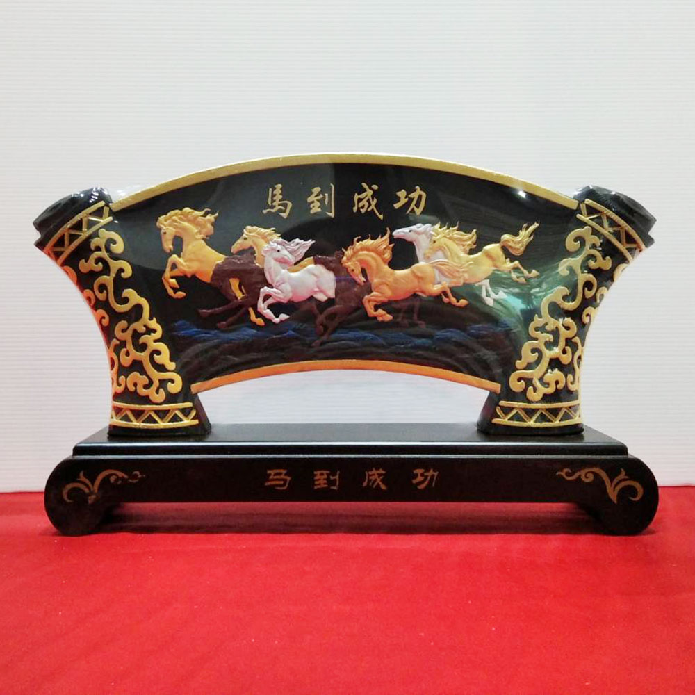 ม้ามงคล 8 ตัว