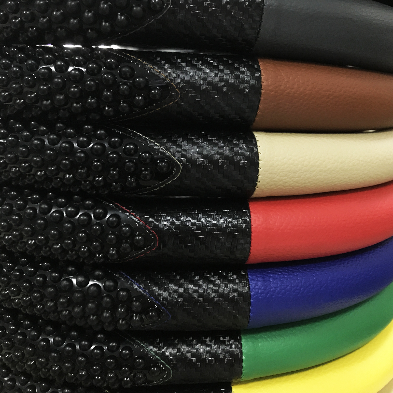 หุ้มพวงมาลัย ลาย New Classic Plus สำหรับรถเก๋งทั่วไป