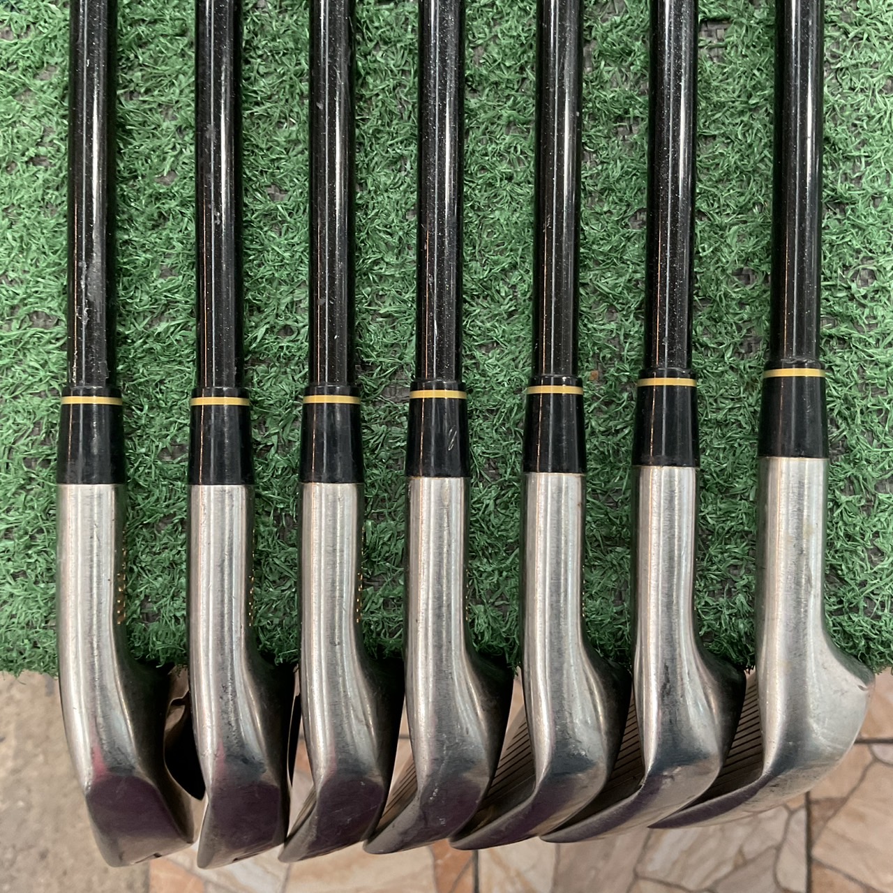 ไม้กอล์ฟ Wilson : Spirally / HIGH MODULUS ก้านกราไฟร์