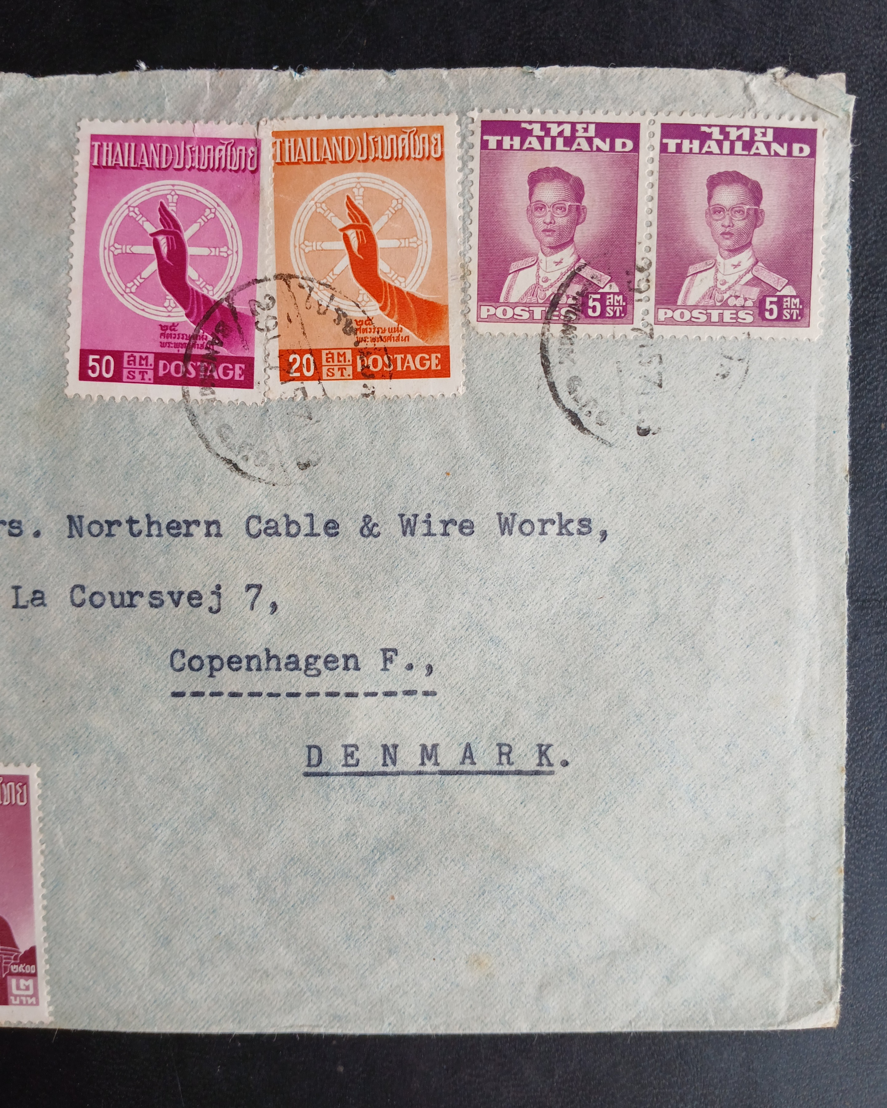 s3481-ซองจดหมายเก่า BANGKOK-Copenhagen DENMARK ติดแสตมป์พระรูป ร.9 THAILAND ปี 2494, พระนเรศวร 2498, ฉลอง 25 พุทธศตวรรษ ปี 2500 (ราคาหน้าดวง รวม 5 บาท 80 สตางค์) มีตราประทับ ไปรษณีย์กลาง 1957 พ.ศ.2500