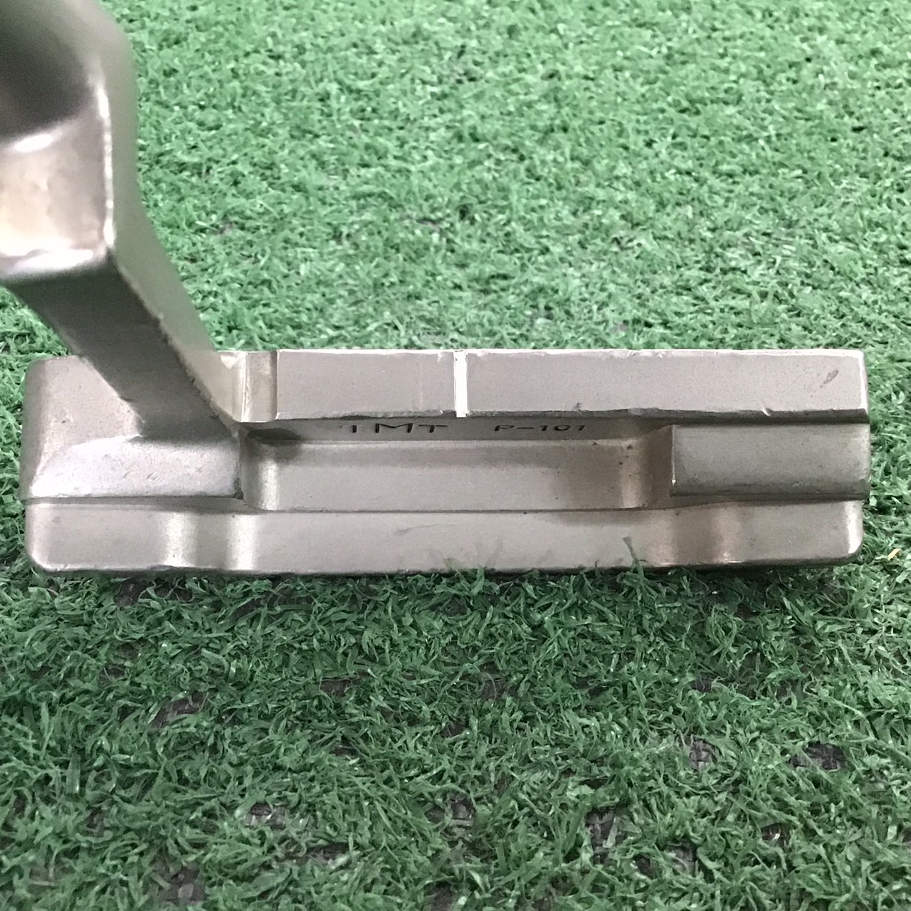 PUTTER TMT P-101 ก้านเหล็ก