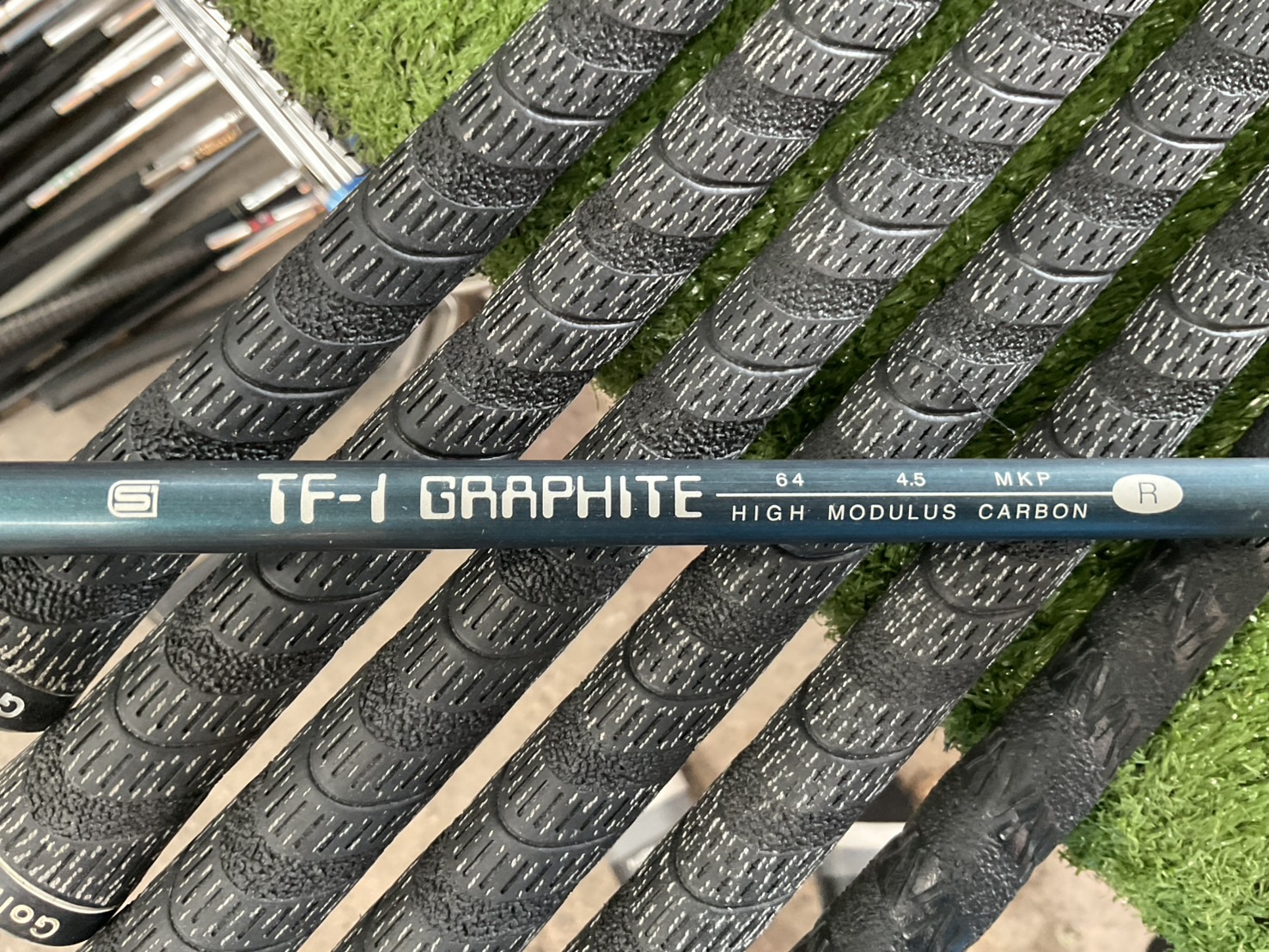 ไม้กอล์ฟ UBiZ : 6-4 TITAN / TF-I GRAPHITE ก้านกราไฟร์