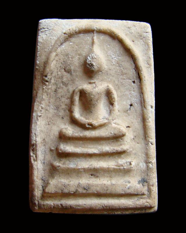 พระสมเด็จวัดระฆังฯ อนุสรณ์ 100 ปี พิมพ์ใหญ่ ไข่ปลาเลือน(นิยม) ปี 2515 พร้อมกล่อง COSMO มาครึ่งใบ ไม่มีฝาครับ