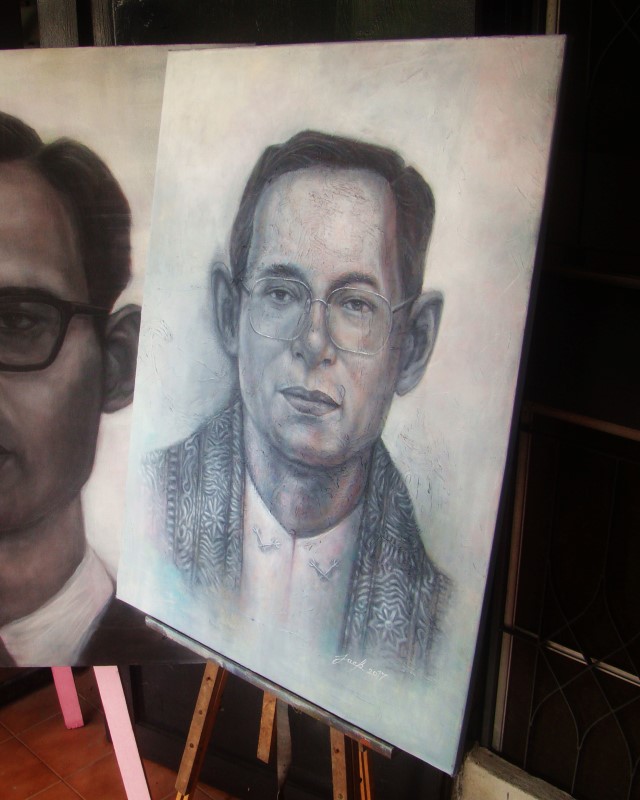 ในหลวง รัชกาลที่ 9 ภาพวาดสีน้ำมัน บนเฟรมผ้าใบ แบบผิวไม่เรียบ เทคนิคสร้าง Textured ขนาด 60 x 80 cm. โปรดอ่านรายละเอียด