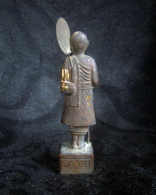 พระบูชาสิวลี หลวงพ่อแฉ่ง วัดบางพัง จ.นนทบุรี เนื้อทองเหลือง พิมพ์ฐานเหลี่ยม ก้นอุดผง หายากครับ