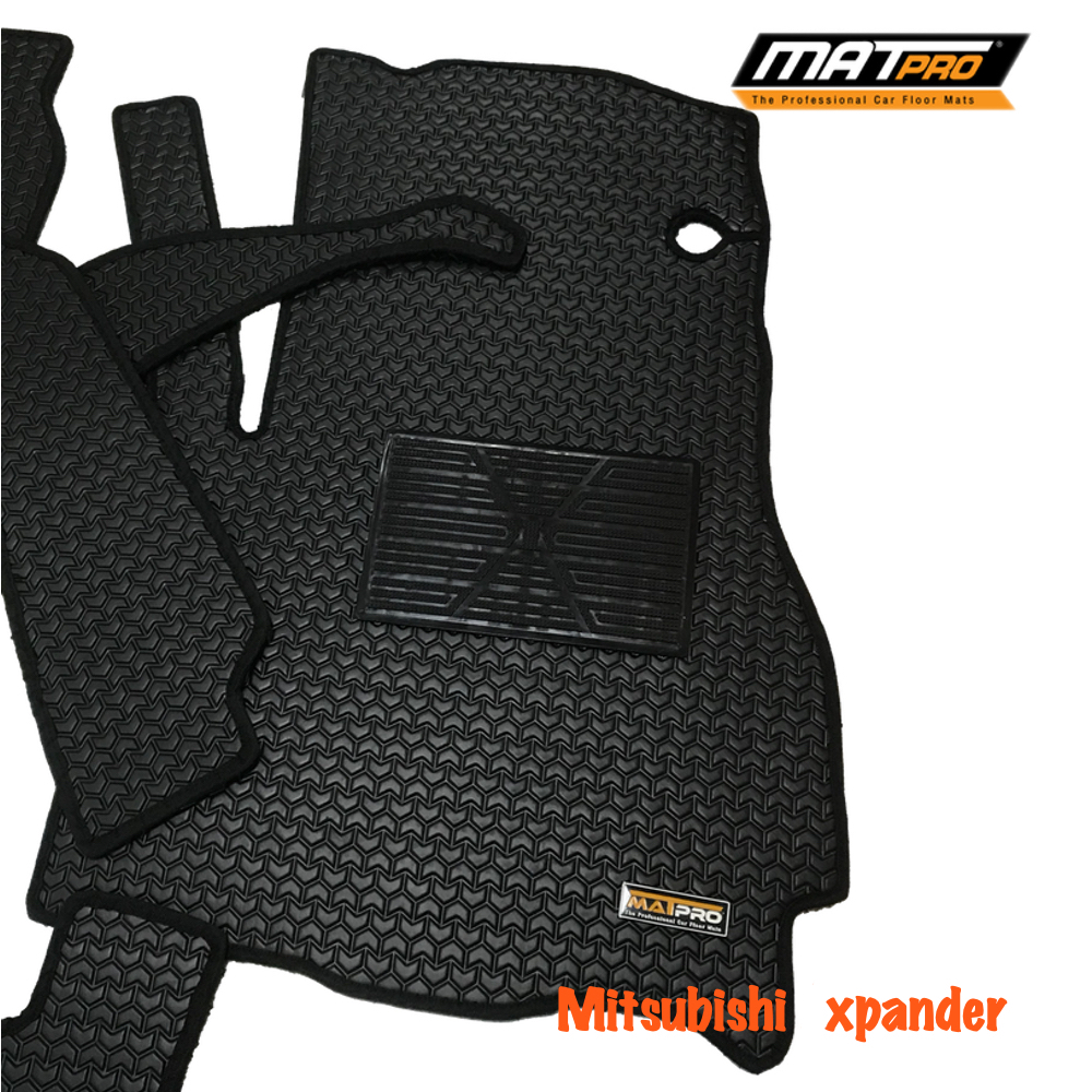 พรมปูพื้นเข้ารูป 100% ลายกระดุม สำหรับรถ รุ่น Mitsubishi Xpander