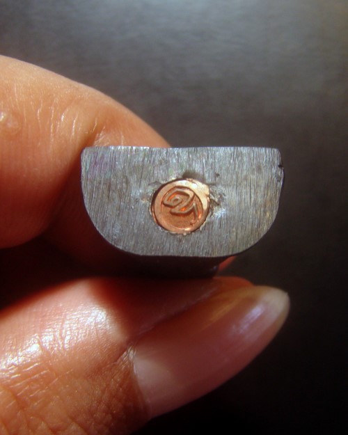 พระกริ่ง หลวงพ่อโสธร วัดโสธรวรารามวรวิหาร จ.ฉะเชิงเทรา ปี 2529 พร้อมกล่องครับ