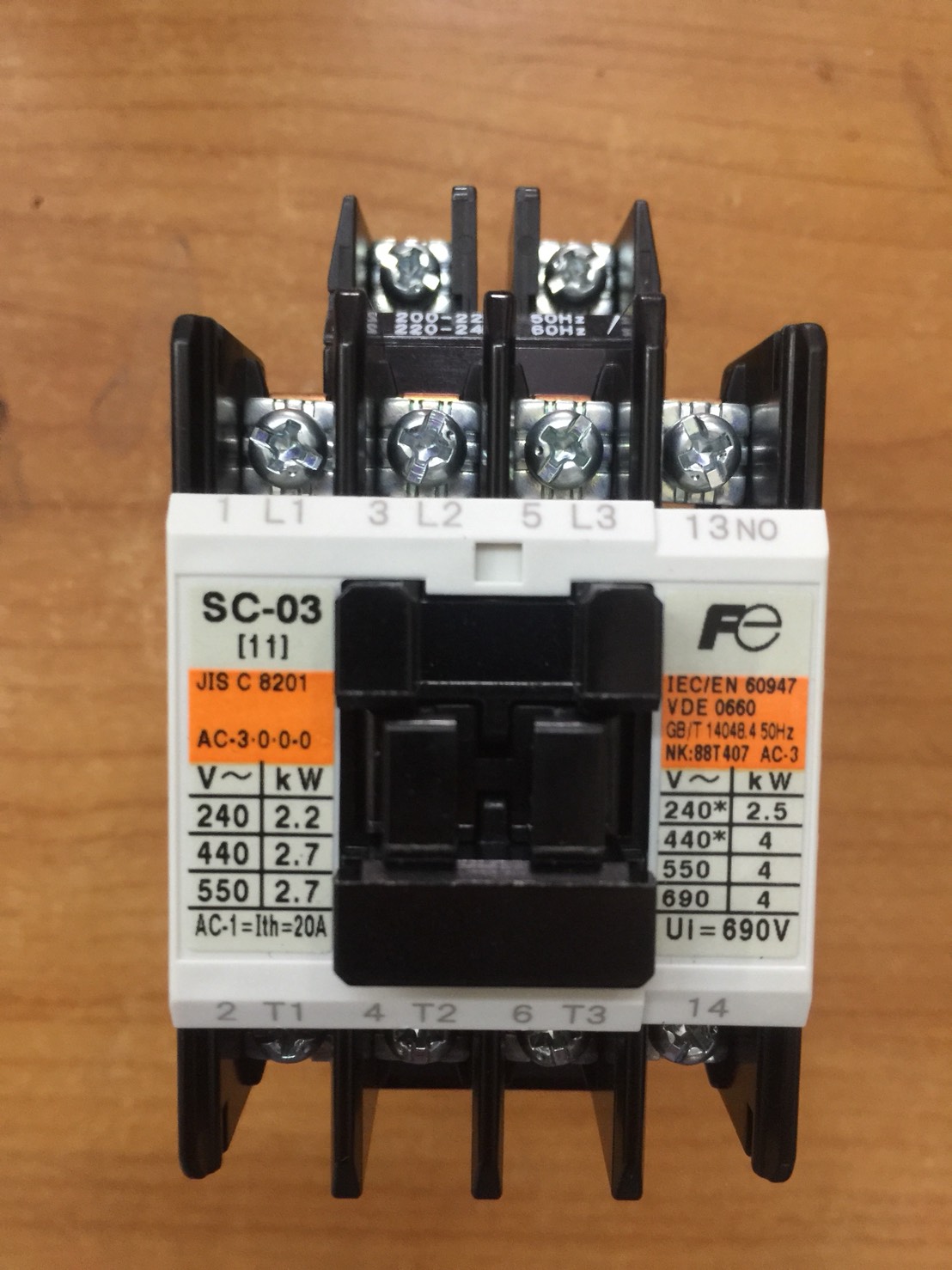 แมกเนติก SC-03 220V"FUJI"