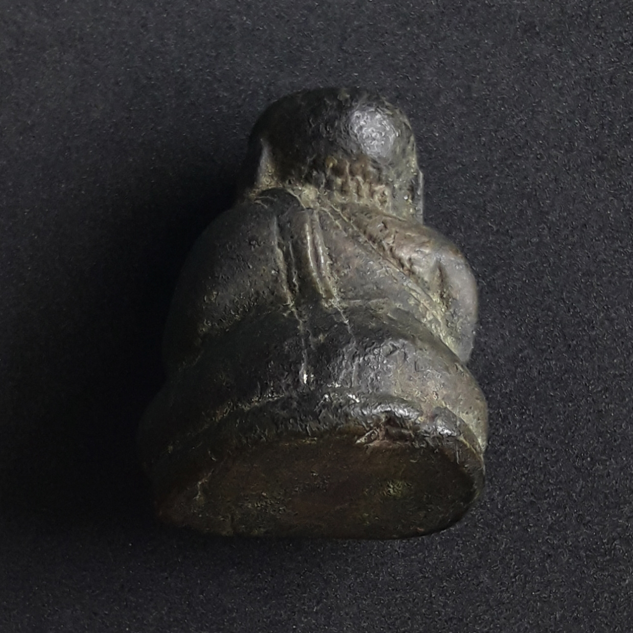 พระสังกัจจายน์ เนื้อทองผสม อุดกริ่งใต้ฐาน ขนาดฐานกว้าง 1 นิ้ว สุง 1.5 นิ้วครับ