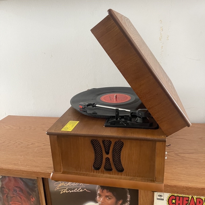 เครื่องเล่นแผ่นเสียง กล่องไม้ แนว Vintage (แผ่นเสียง +CD +Bluetooth )แถม แผ่นเสียงมือสองและปลายเข็มสำรอง