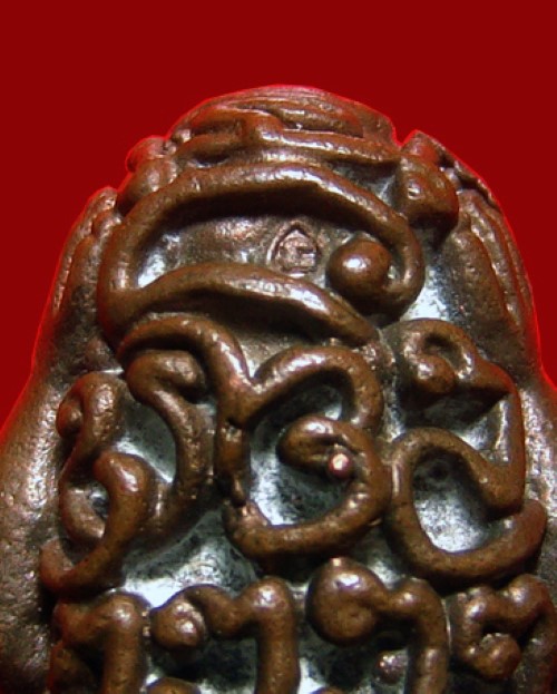 พระปิดตาหมื่นล้าน หลวงพ่อเปิ่น วัดบางพระ นครปฐม ปี 2535 เนื้อนวะ มีโค๊ดด้านหลัง องค์นี้ไม่มีกล่องครับ