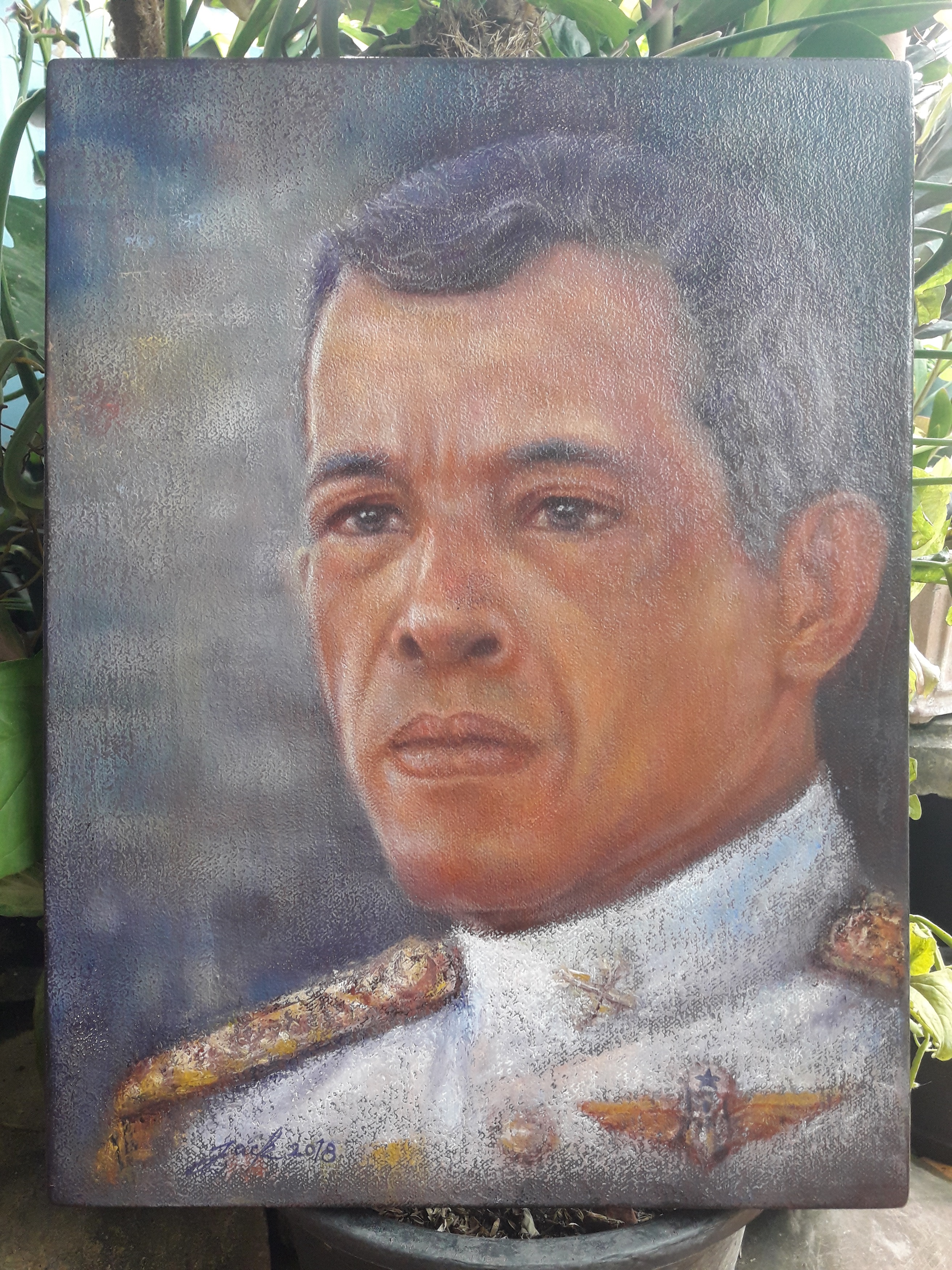 ภาพวาดรัชกาลที่ 10 สีน้ำมัน บนเฟรมผ้าใบ (เฟรมขอบหนา) ขนาด 30 x 40 cm.งานวาดไม่ใช่ภาพพิมพ์หรือโปสเตอร์ครับ